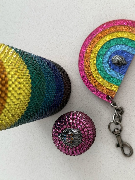 NWT Kurt Geiger London Bedazzled Crystal Quench Bottle 17oz Rainbow Charm 2 avai - Picture 6 of 10